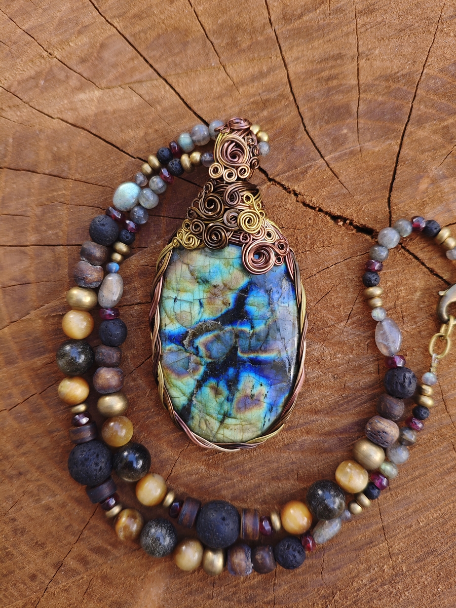 לברדורייט ~ מראת דרך