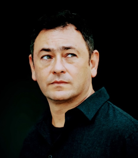 על המנחה: רני לוי