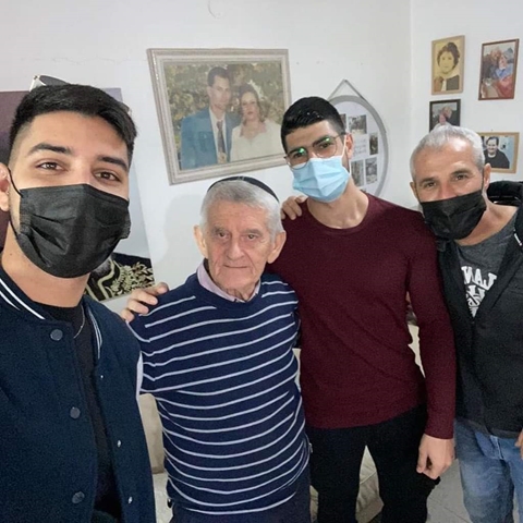 עזרת בסיוע משופר לשורד/ת שואה לשבועיים