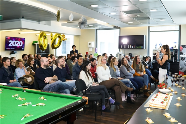 איך עובדים עם זה- הרצאות וסדנאות לחברות וארגונים