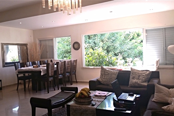 יפהפייה על הפארק