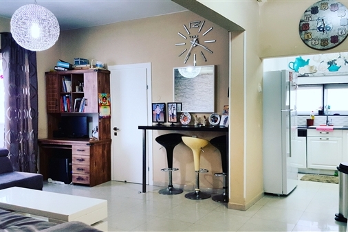 במרחק נגיעה מהקאנטרי