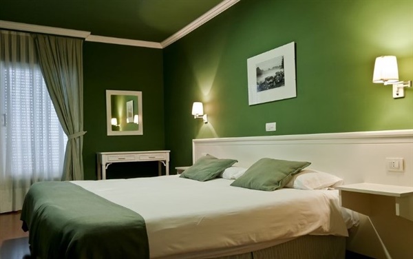 7 ימים/ 6 לילות -