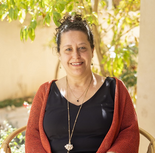כמה מילים עלי: