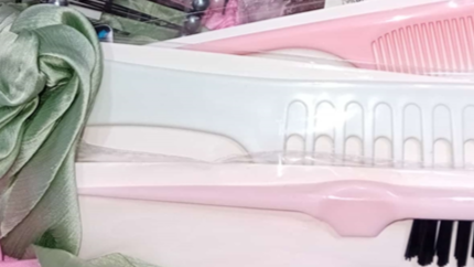 מסרקים וסיכות