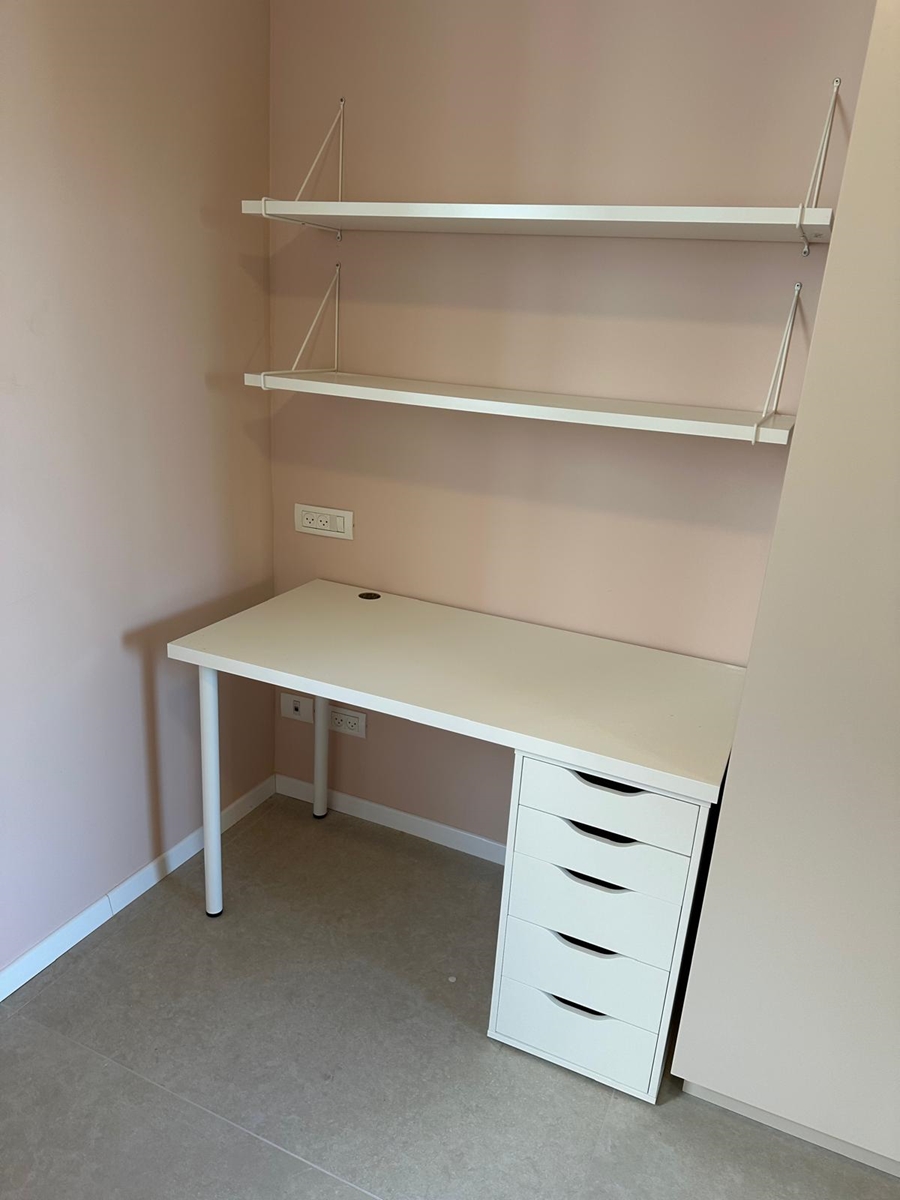 שלט כניסה לבית מעוצב מאפוקסי בשילוב עץ זית