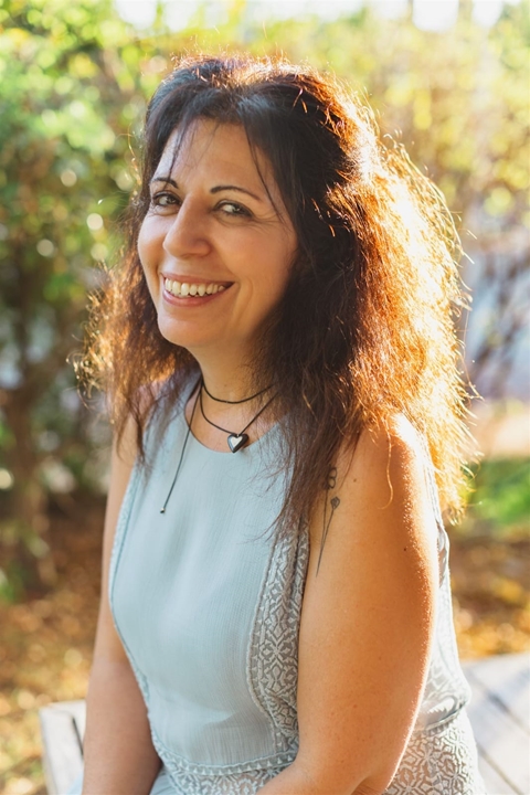 נפגשות, מדברות, כותבות