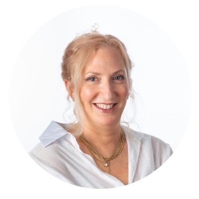 מחושך לאור: איך 32,000 עובדים בתעשייה הקיבוצית הפכו טראומה לעוצמה לאומית