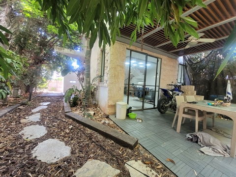 למכירה קוטג בבת חפר