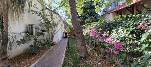 למכירה קוטג' בבת חפר