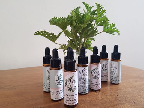 הכנת תמציות פרחי באך מותאמות אישית התומכות לפני, במהלך ואחרי הלידה