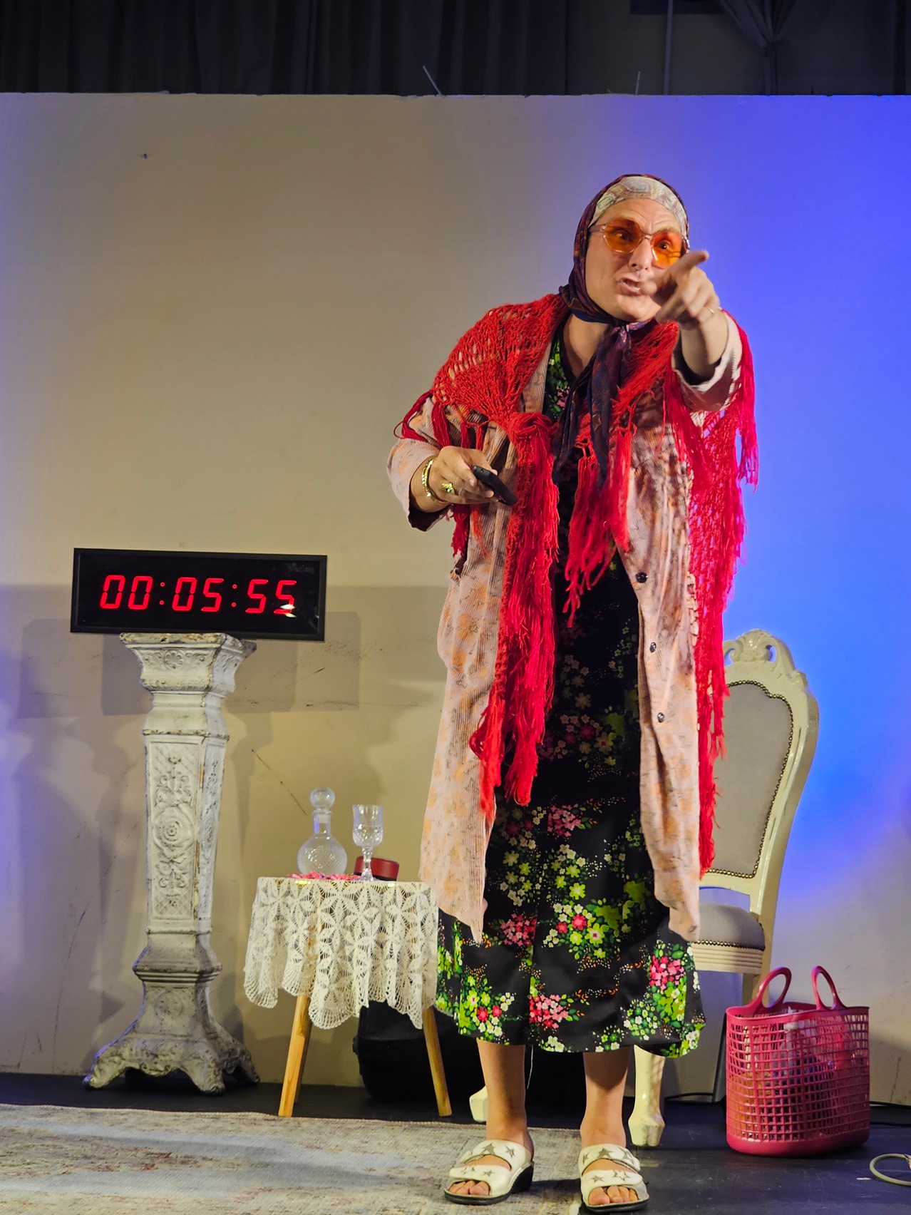 גברת רביע–סופרויז'ן