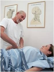 ארנסט ברקוביץ הינו מטפל רב תחומי ומטפל בכיר בעיסוי לימפטי