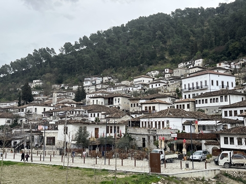 יום #4 - טירנה - בארט - טירנה